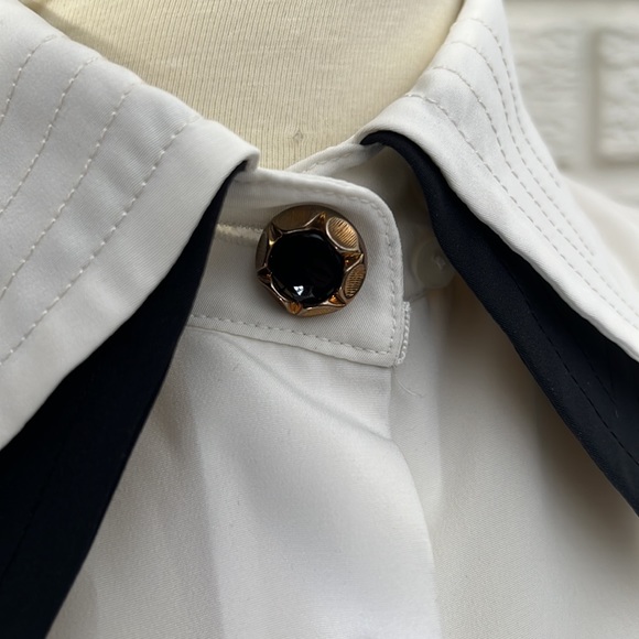 Vintage blouse with amazing buttons detail around sleeves Francesa of Damon - Picture 4 of 8